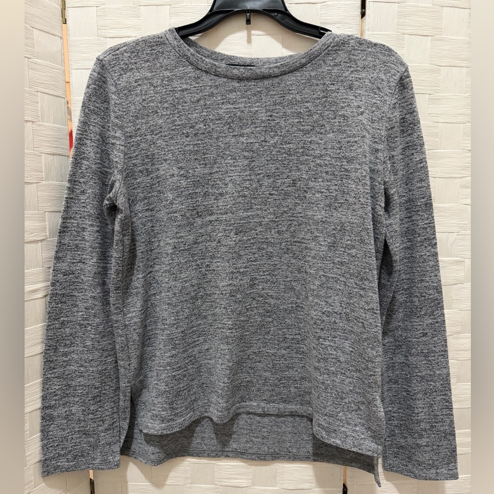 Forever 21 Gray Lightweight Knit Sweater Top Long Sleeve Small